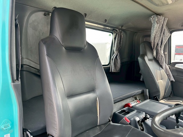 増トン車★11トン積載★3軸2デフ★KYB製・8.9立米★ワンオーナー|中古トラックの販売・買取・査定のアイナビ