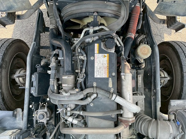 増トン車★11トン積載★3軸2デフ★KYB製・8.9立米★ワンオーナー|中古トラックの販売・買取・査定のアイナビ