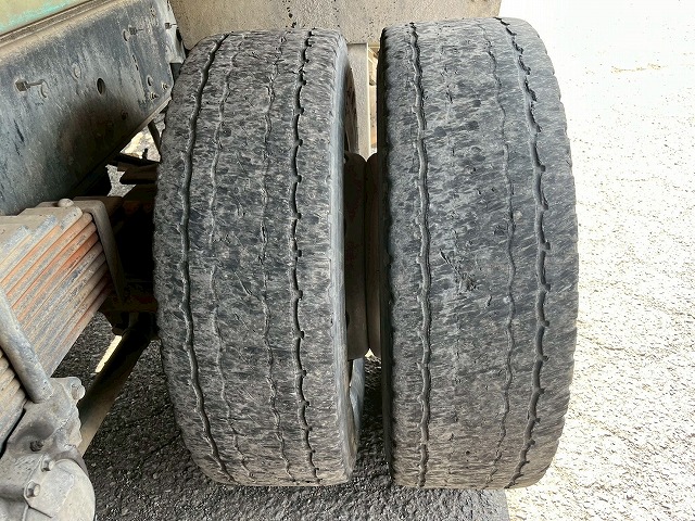 増トン車★11トン積載★3軸2デフ★KYB製・8.9立米★ワンオーナー|中古トラックの販売・買取・査定のアイナビ