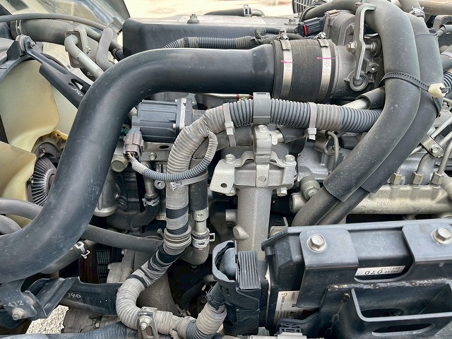 増トン車★11トン積載★3軸2デフ★KYB製・8.9立米★ワンオーナー|中古トラックの販売・買取・査定のアイナビ