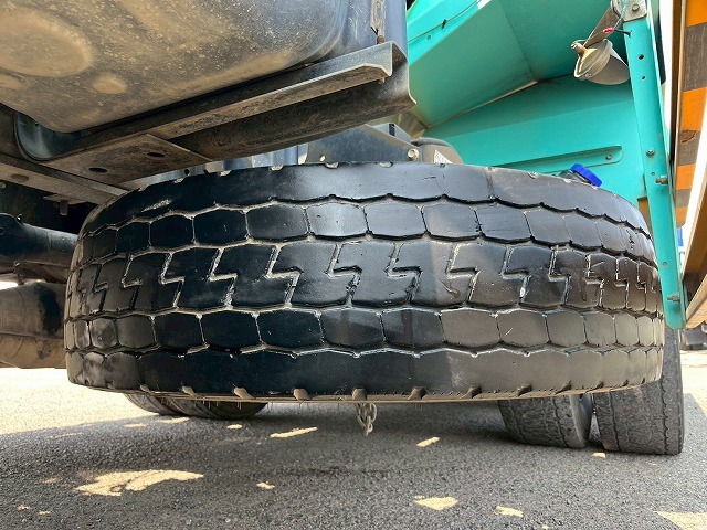 増トン車★11トン積載★3軸2デフ★KYB製・8.9立米★ワンオーナー|中古トラックの販売・買取・査定のアイナビ