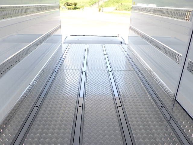 日野 令和7年式 格納ゲート付き 冷凍バン 車検付き|中古トラックの販売・買取・査定のアイナビ