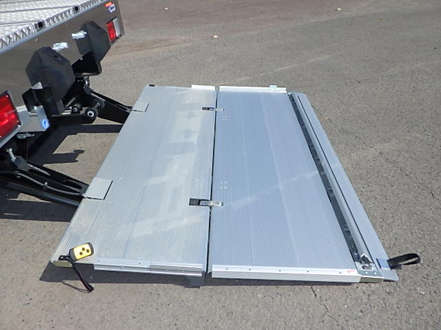 日野 令和7年式 格納ゲート付き 冷凍バン 車検付き|中古トラックの販売・買取・査定のアイナビ