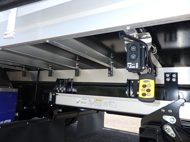 日野 令和7年式 格納ゲート付き 冷凍バン 車検付き|中古トラックの販売・買取・査定のアイナビ