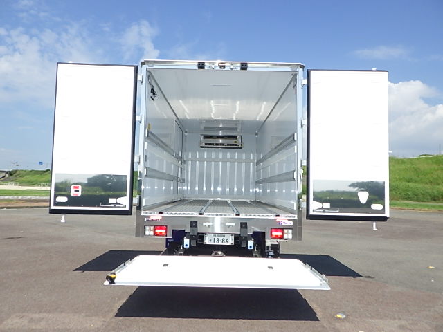 日野 令和7年式 格納ゲート付き 冷凍バン 車検付き|中古トラックの販売・買取・査定のアイナビ