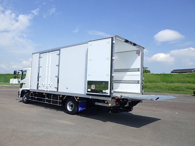 日野 令和7年式 格納ゲート付き 冷凍バン 車検付き|中古トラックの販売・買取・査定のアイナビ