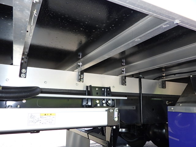 日野 令和7年式 格納ゲート付き 冷凍バン 車検付き|中古トラックの販売・買取・査定のアイナビ