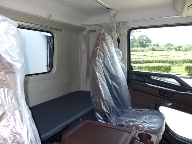 日野 令和7年式 格納ゲート付き 冷凍バン 車検付き|中古トラックの販売・買取・査定のアイナビ