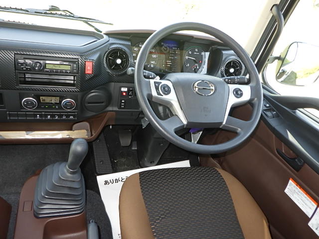 日野 令和7年式 格納ゲート付き 冷凍バン 車検付き|中古トラックの販売・買取・査定のアイナビ