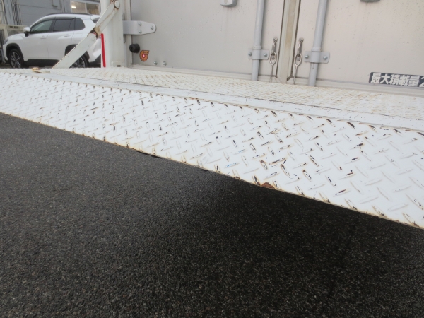 三菱キャンタードライバンゲート付|中古トラックの販売・買取・査定のアイナビ