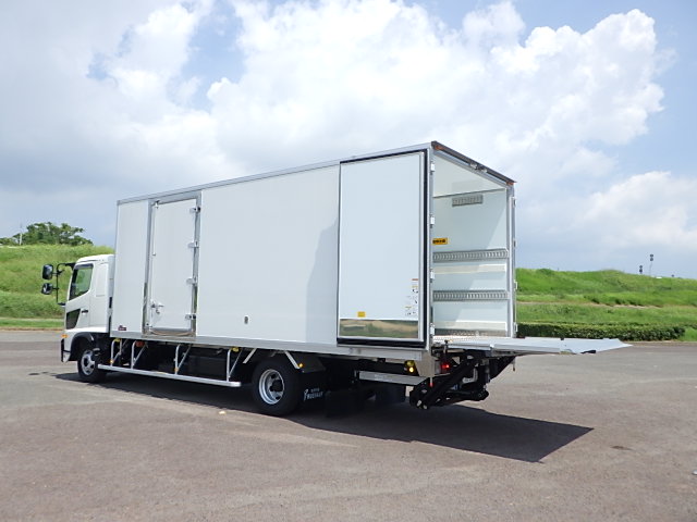 日野 令和7年式 格納ゲート付き 冷凍バン 車検付き|中古トラックの販売・買取・査定のアイナビ