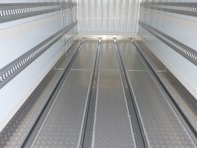 日野 令和7年式 格納ゲート付き 冷凍バン 車検付き|中古トラックの販売・買取・査定のアイナビ