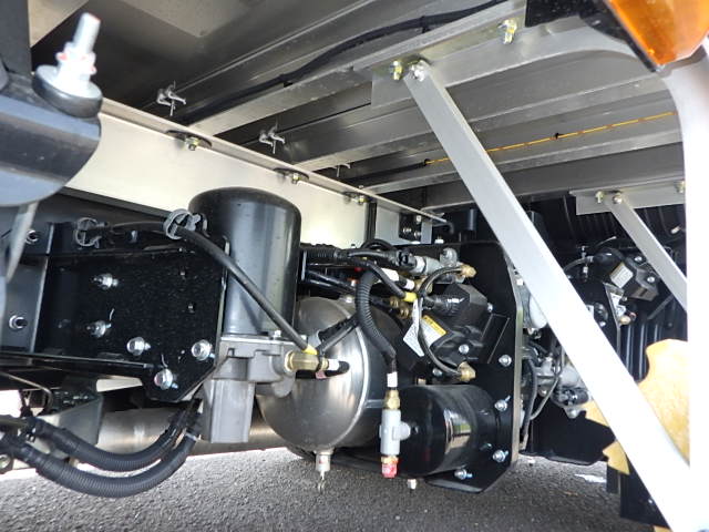 日野 令和7年式 格納ゲート付き 冷凍バン 車検付き|中古トラックの販売・買取・査定のアイナビ