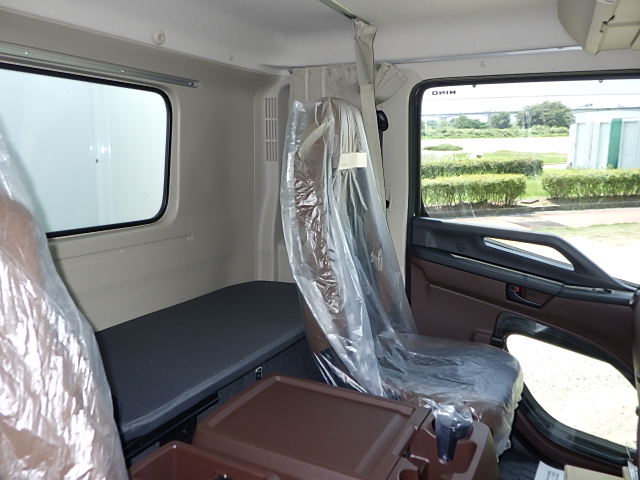 日野 令和7年式 格納ゲート付き 冷凍バン 車検付き|中古トラックの販売・買取・査定のアイナビ