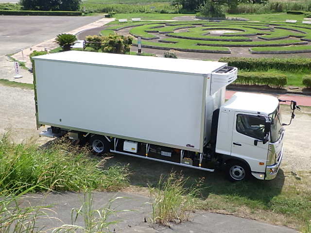 日野 令和7年式 格納ゲート付き 冷凍バン 車検付き|中古トラックの販売・買取・査定のアイナビ
