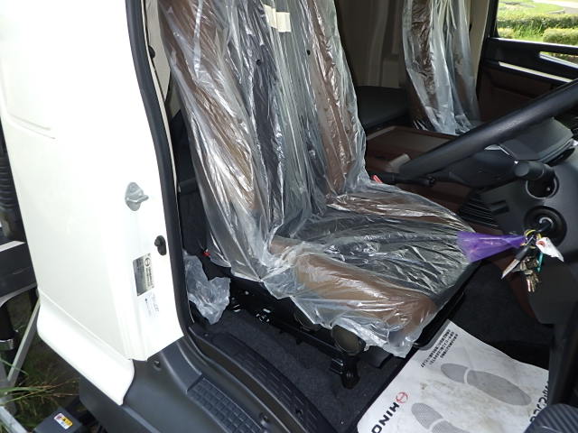 日野 令和7年式 格納ゲート付き 冷凍バン 車検付き|中古トラックの販売・買取・査定のアイナビ