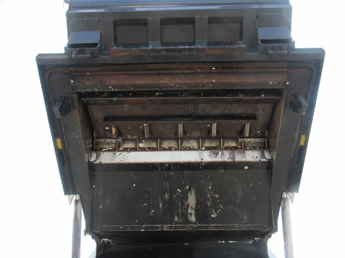 脱着装置付コンテナ専用車 プレスコンテナ フジマイティ―製|中古トラックの販売・買取・査定のアイナビ