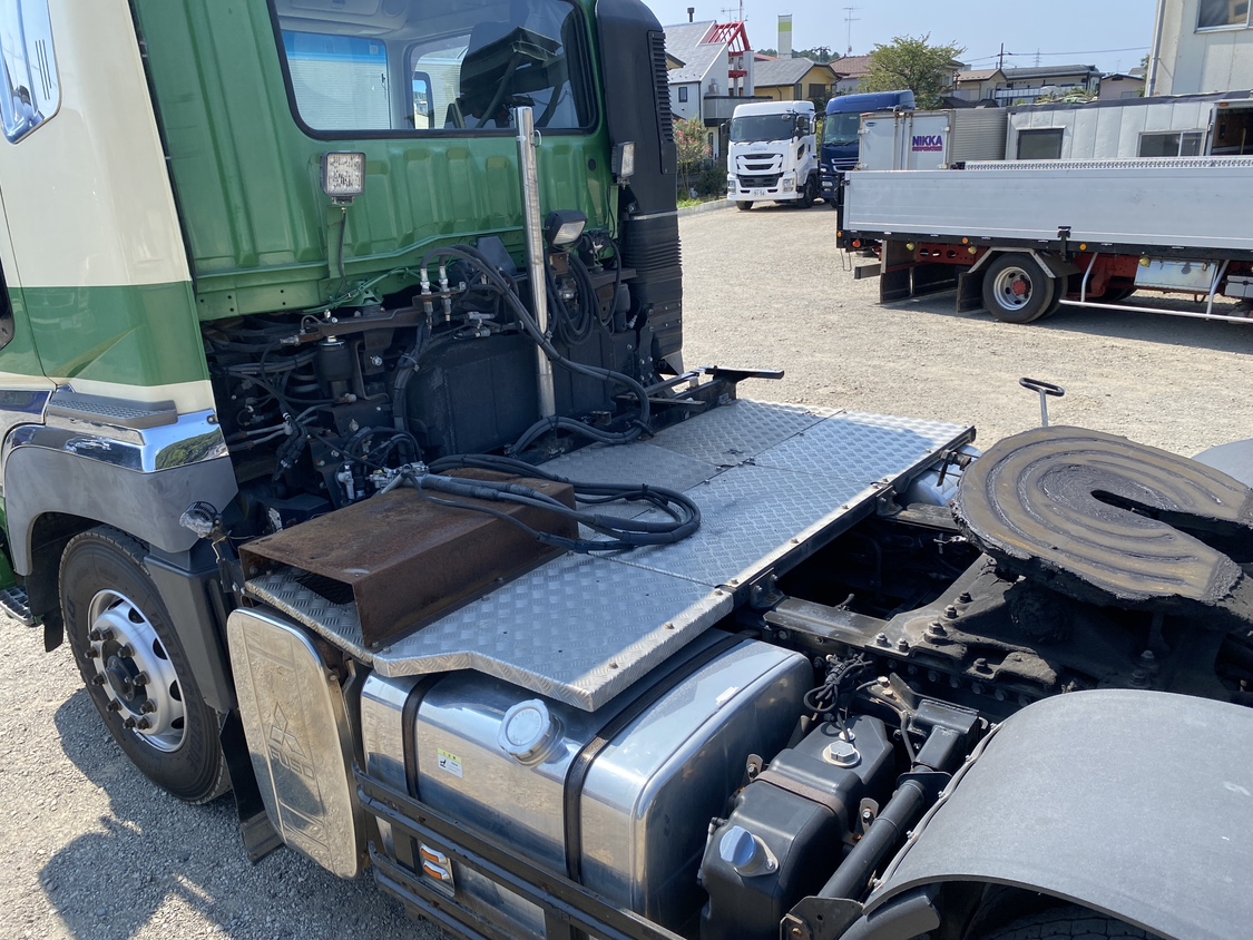 H26年式、スーパーグレート2軸カプラトラクタ、車検付|中古トラックの販売・買取・査定のアイナビ