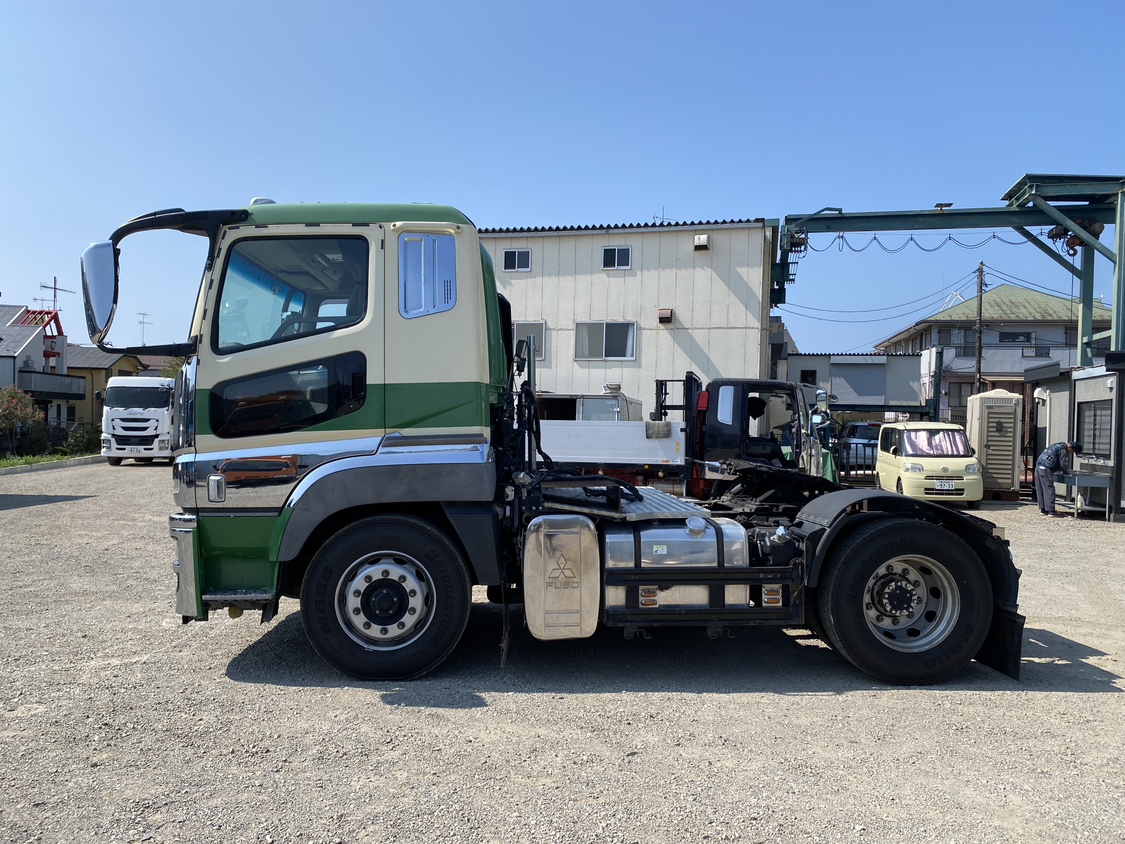 H26年式、スーパーグレート2軸カプラトラクタ、車検付|中古トラックの販売・買取・査定のアイナビ