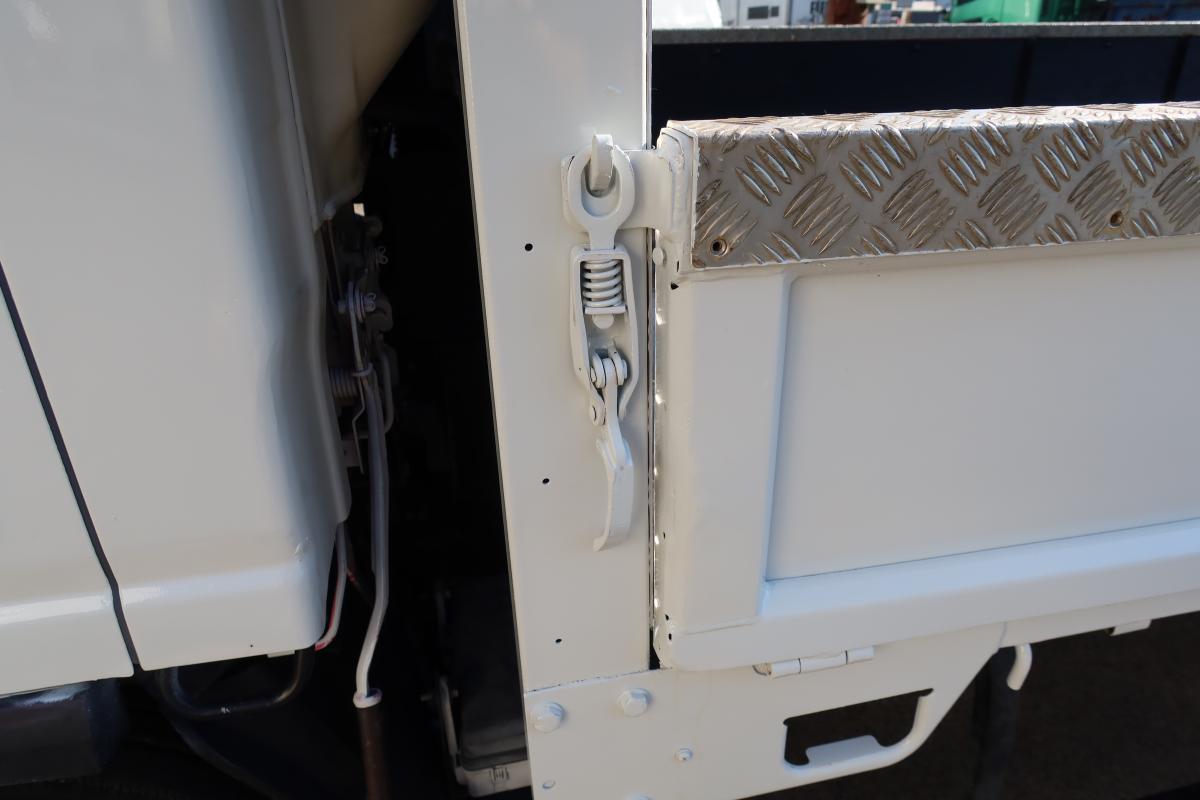 ワイドロング平ボディー 積載4600kg 床鉄板張り 車検付き|中古トラックの販売・買取・査定のアイナビ