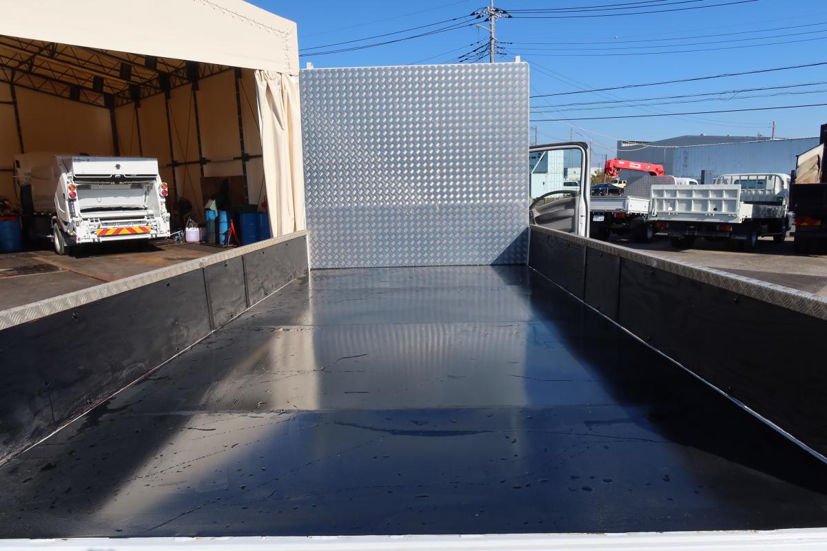 ワイドロング平ボディー 積載4600kg 床鉄板張り 車検付き|中古トラックの販売・買取・査定のアイナビ