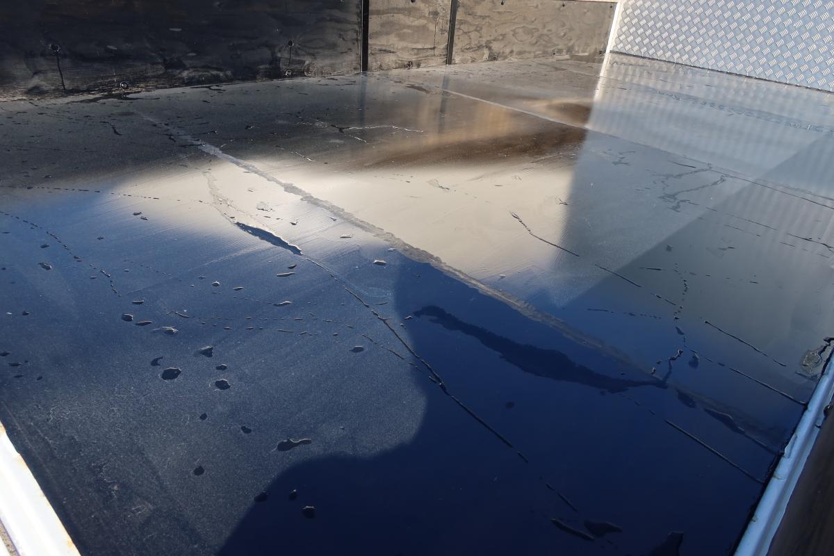 ワイドロング平ボディー 積載4600kg 床鉄板張り 車検付き|中古トラックの販売・買取・査定のアイナビ