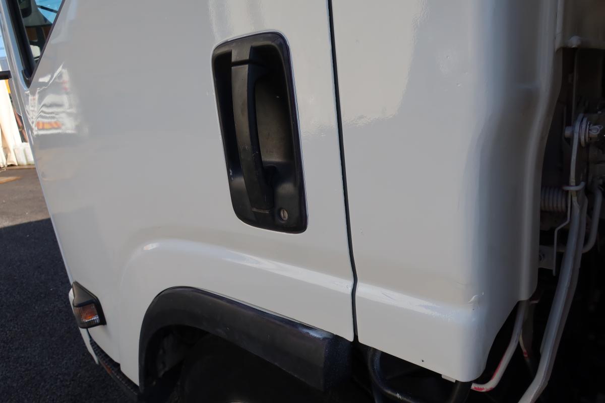 ワイドロング平ボディー 積載4600kg 床鉄板張り 車検付き|中古トラックの販売・買取・査定のアイナビ