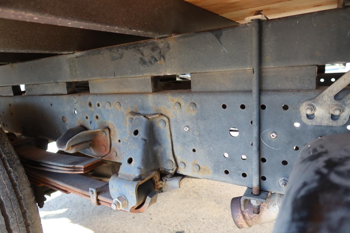 ワイドロング平ボディー 積載4600kg 床鉄板張り 車検付き|中古トラックの販売・買取・査定のアイナビ