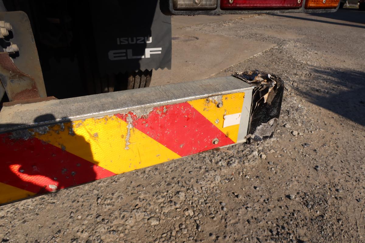 ワイドロング平ボディー 積載4600kg 床鉄板張り 車検付き|中古トラックの販売・買取・査定のアイナビ