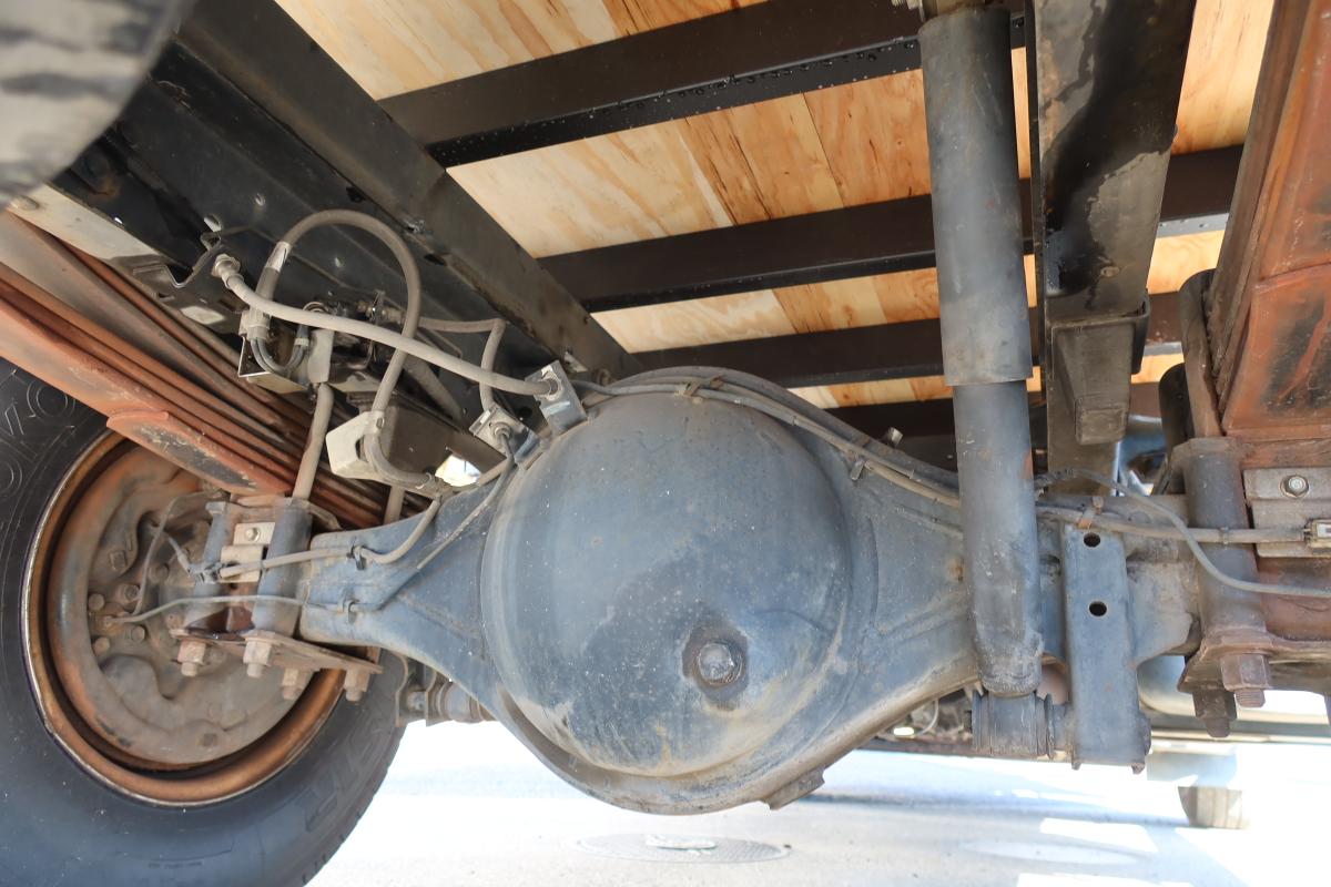 ワイドロング平ボディー 積載4600kg 床鉄板張り 車検付き|中古トラックの販売・買取・査定のアイナビ