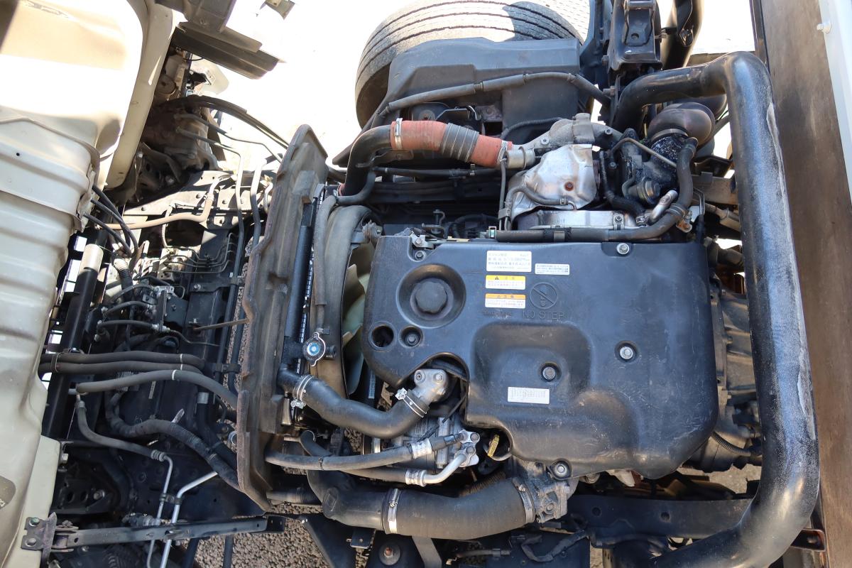 ワイドロング平ボディー 積載4600kg 床鉄板張り 車検付き|中古トラックの販売・買取・査定のアイナビ