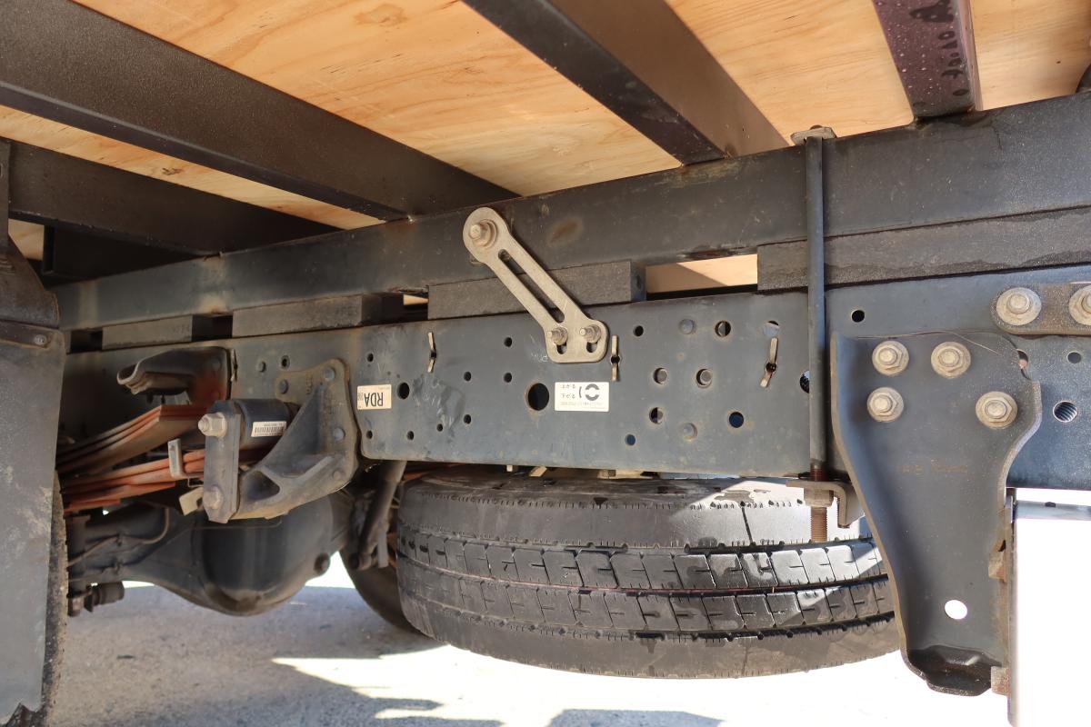 ワイドロング平ボディー 積載4600kg 床鉄板張り 車検付き|中古トラックの販売・買取・査定のアイナビ