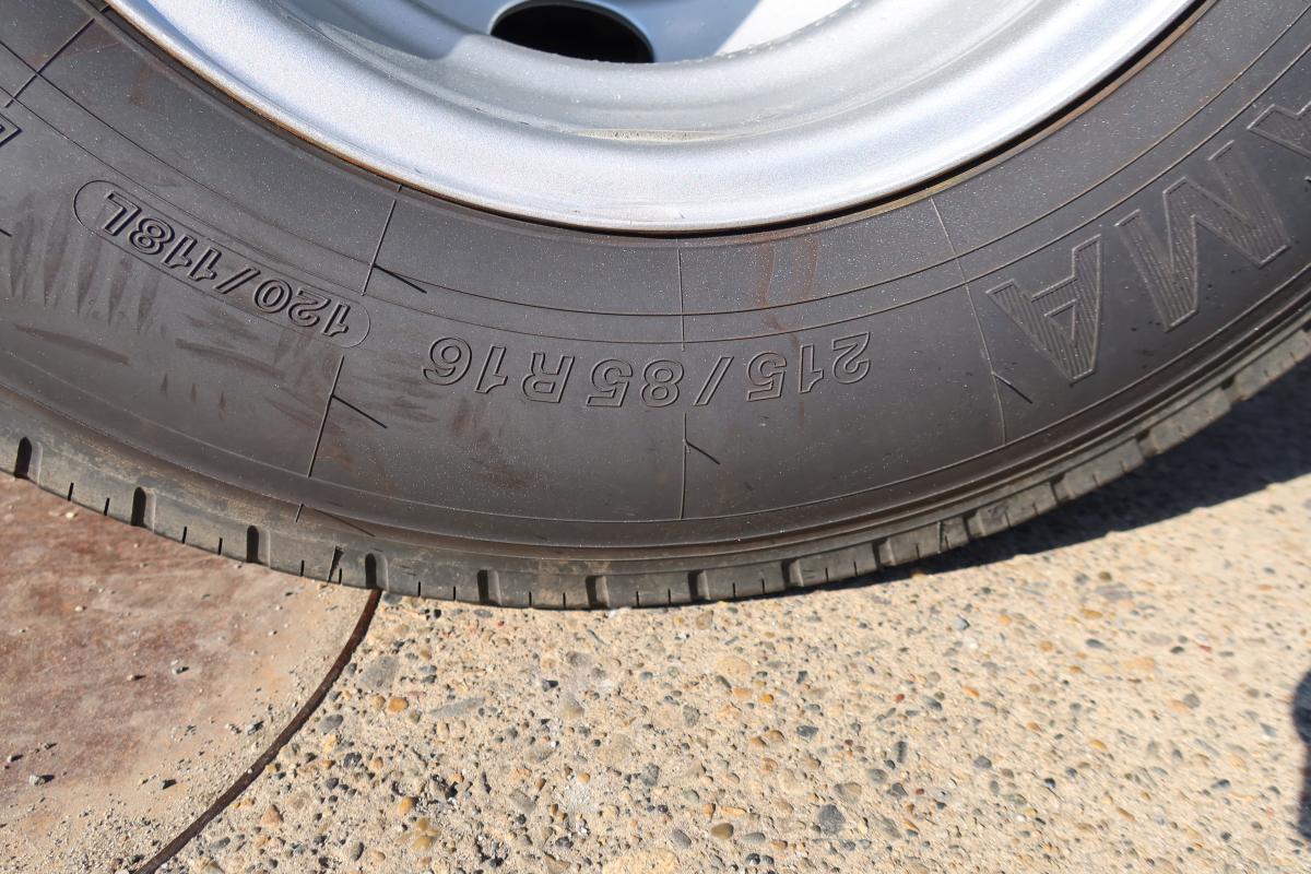 ワイドロング平ボディー 積載4600kg 床鉄板張り 車検付き|中古トラックの販売・買取・査定のアイナビ