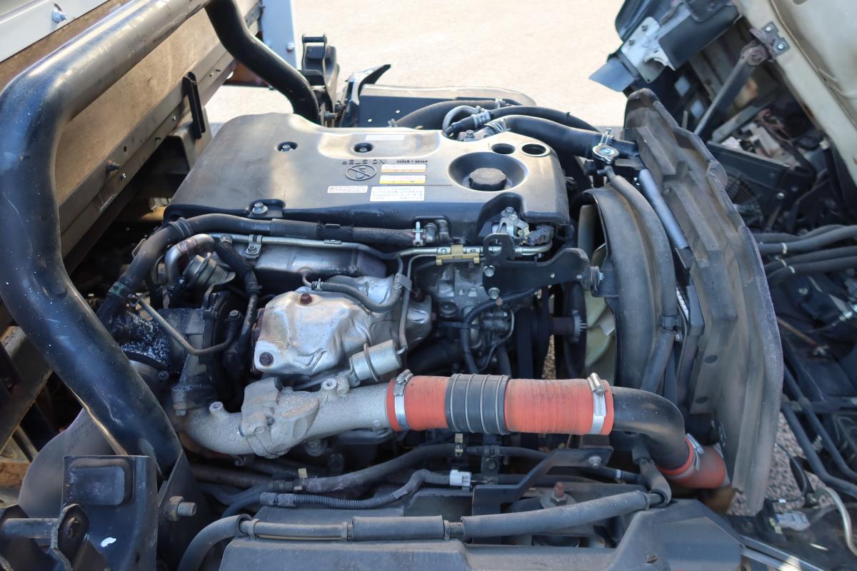 ワイドロング平ボディー 積載4600kg 床鉄板張り 車検付き|中古トラックの販売・買取・査定のアイナビ