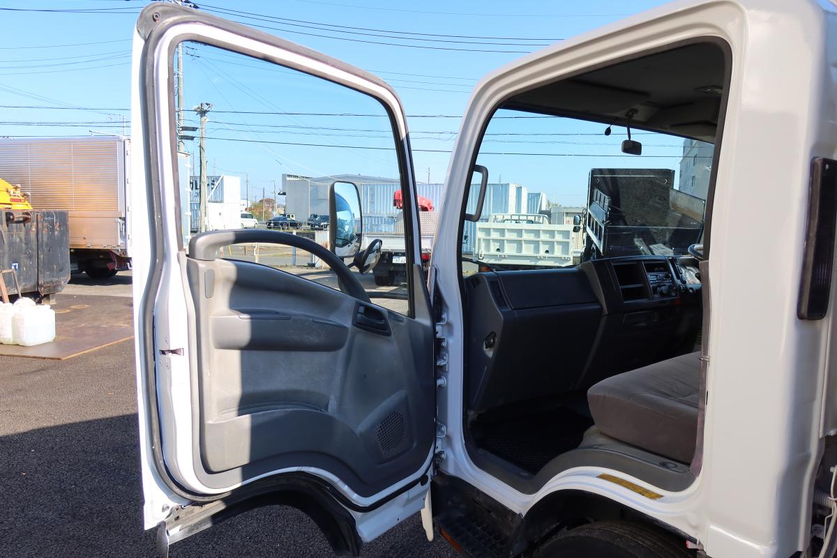 ワイドロング平ボディー 積載4600kg 床鉄板張り 車検付き|中古トラックの販売・買取・査定のアイナビ