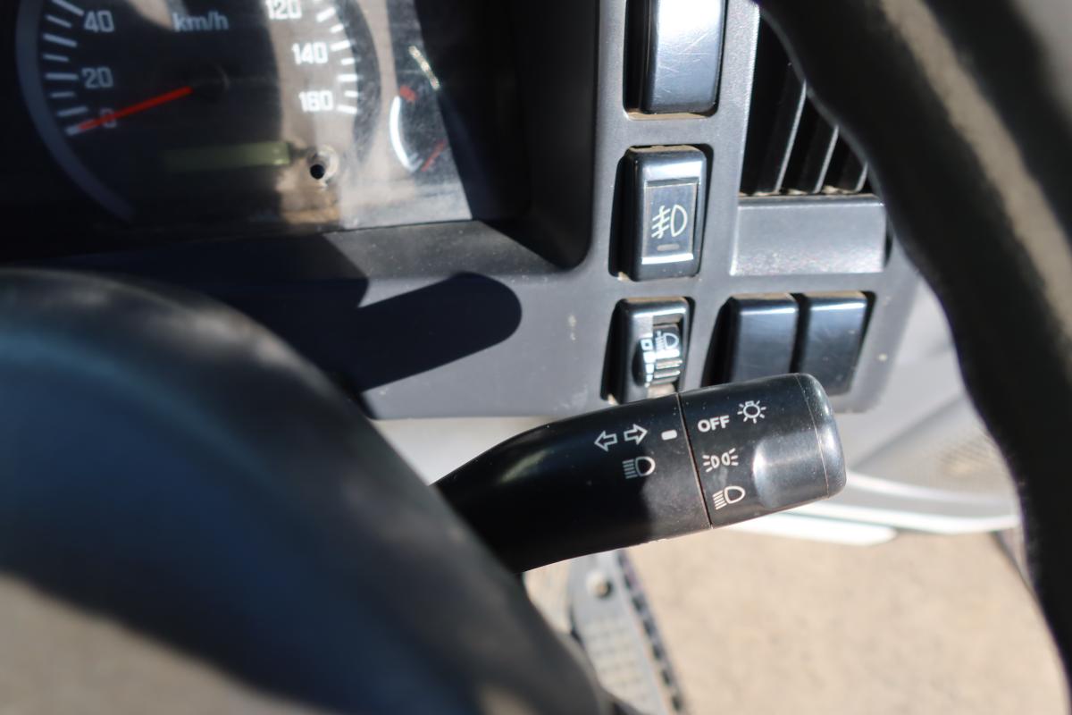 ワイドロング平ボディー 積載4600kg 床鉄板張り 車検付き|中古トラックの販売・買取・査定のアイナビ