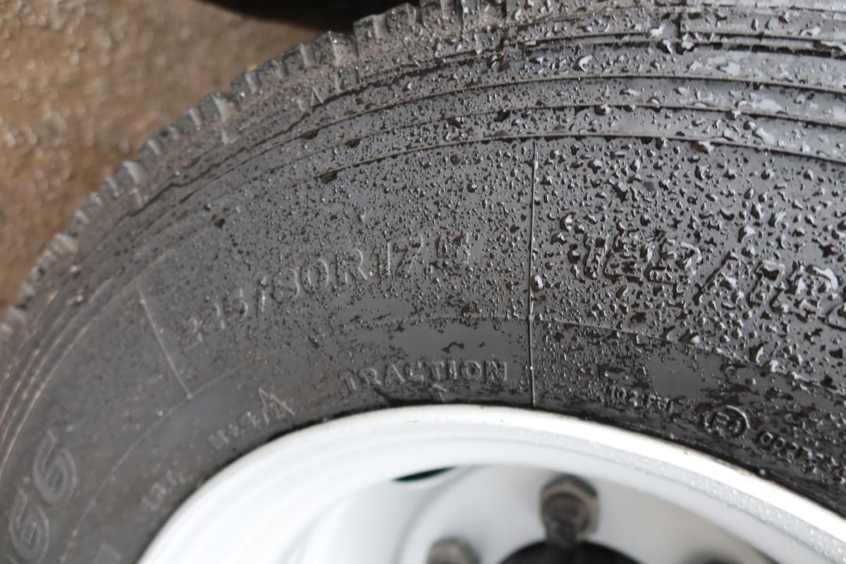 ベッドレス 標準幅 62ボディ 跳ね上げゲート付 車検付き|中古トラックの販売・買取・査定のアイナビ