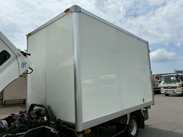 パネルバン10尺ボディダブルタイヤジャストロー1t1.5t3.5t|中古トラックの販売・買取・査定のアイナビ