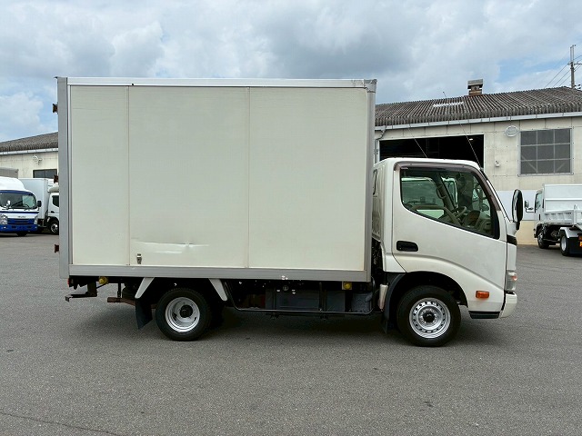 パネルバン10尺ボディダブルタイヤジャストロー1t1.5t3.5t|中古トラックの販売・買取・査定のアイナビ