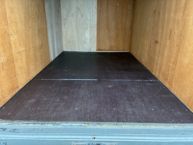 パネルバン10尺ボディダブルタイヤジャストロー1t1.5t3.5t|中古トラックの販売・買取・査定のアイナビ