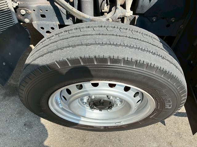 パネルバン10尺ボディダブルタイヤジャストロー1t1.5t3.5t|中古トラックの販売・買取・査定のアイナビ