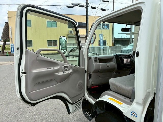 パネルバン10尺ボディダブルタイヤジャストロー1t1.5t3.5t|中古トラックの販売・買取・査定のアイナビ