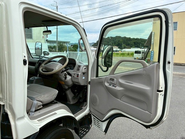 パネルバン10尺ボディダブルタイヤジャストロー1t1.5t3.5t|中古トラックの販売・買取・査定のアイナビ