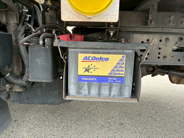 パネルバン10尺ボディダブルタイヤジャストロー1t1.5t3.5t|中古トラックの販売・買取・査定のアイナビ