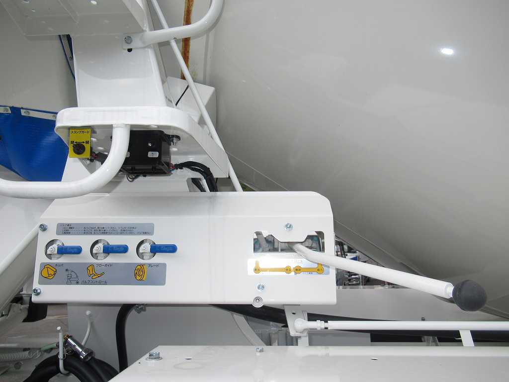 未使用 カヤバ ドラム容量8.7立米 電動ホッパーカバー|中古トラックの販売・買取・査定のアイナビ