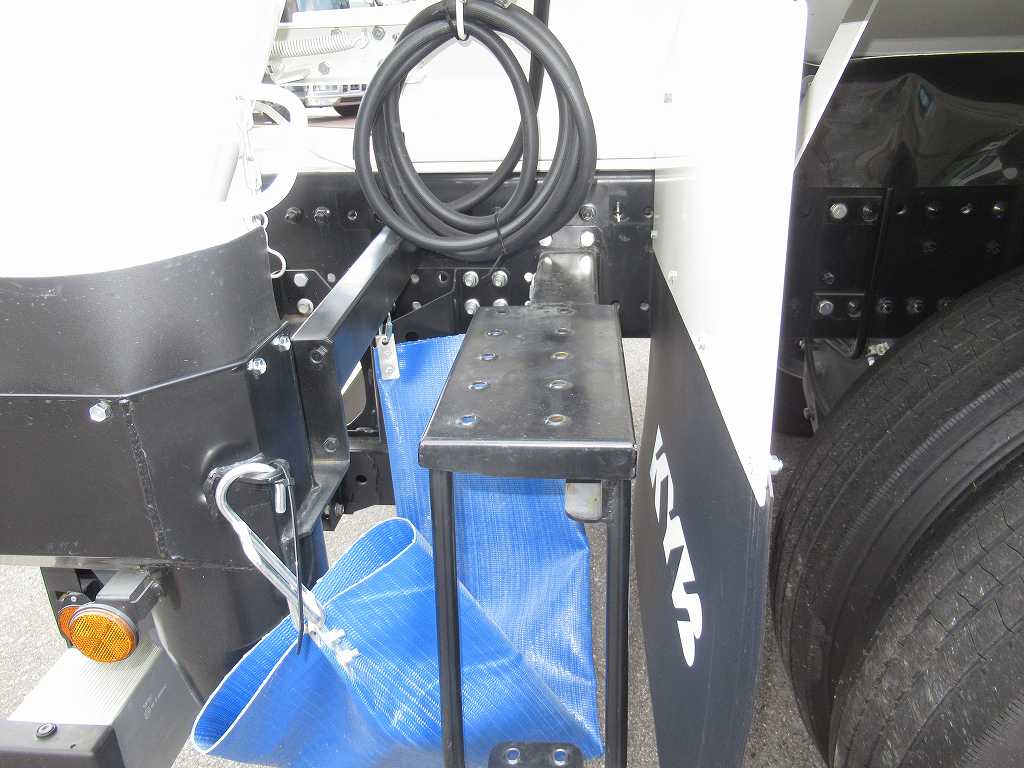 未使用 カヤバ ドラム容量8.7立米 電動ホッパーカバー|中古トラックの販売・買取・査定のアイナビ