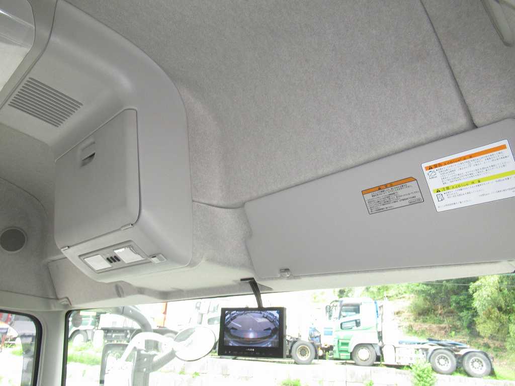 新明和 22t アームロール ハイルーフ AT 最大積載10600㎏|中古トラックの販売・買取・査定のアイナビ