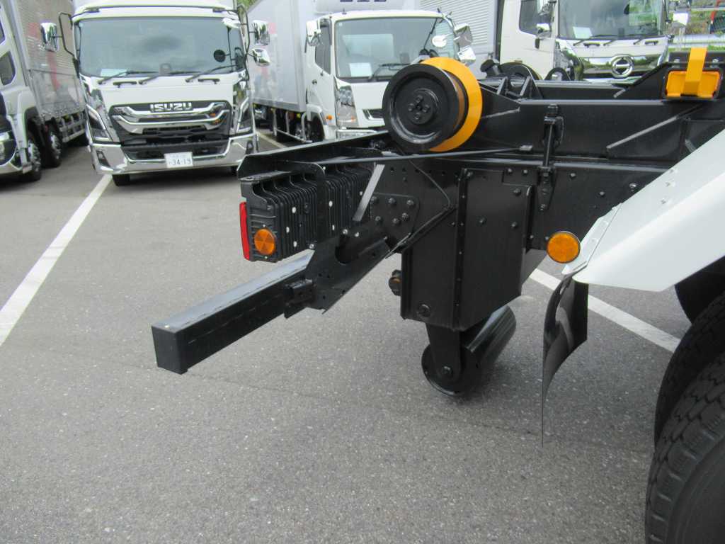 新明和 22t アームロール ハイルーフ AT 最大積載10600㎏|中古トラックの販売・買取・査定のアイナビ