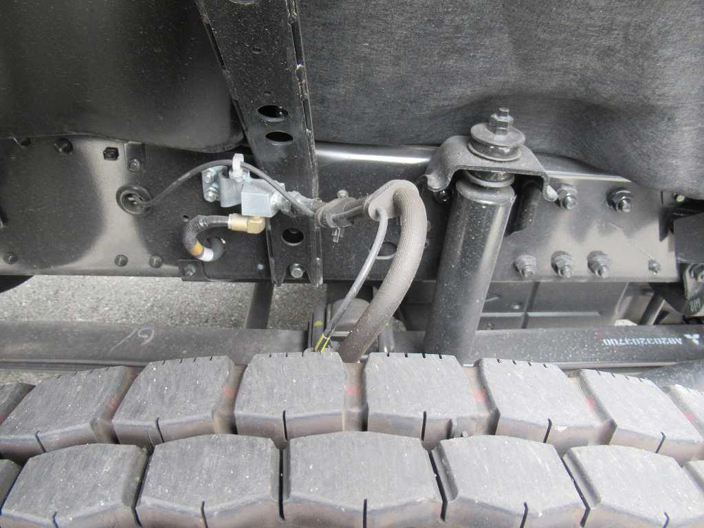 新明和 22t アームロール ハイルーフ AT 最大積載10600㎏|中古トラックの販売・買取・査定のアイナビ