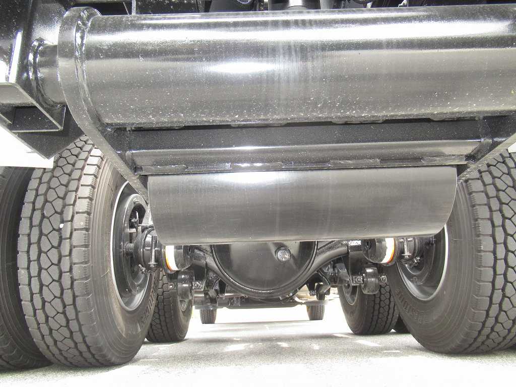 新明和 22t アームロール ハイルーフ AT 最大積載10600㎏|中古トラックの販売・買取・査定のアイナビ